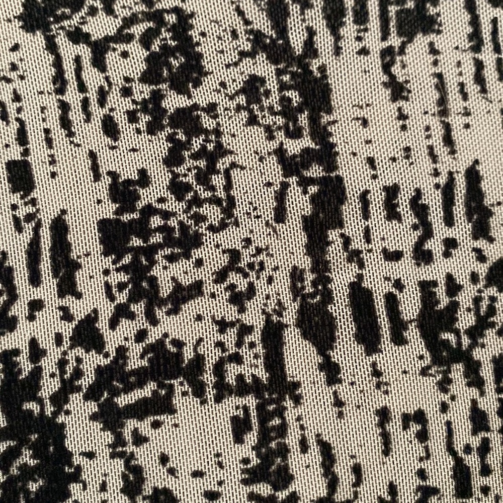 Size medium - Picture 2 of 2